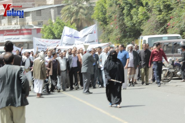 عمال وموظفي المسالخ يهددون باعتصام مفتوح أمام مبنى أمانة العاصمة إذا لم تنفذ مطالبهم إلى الغد 64