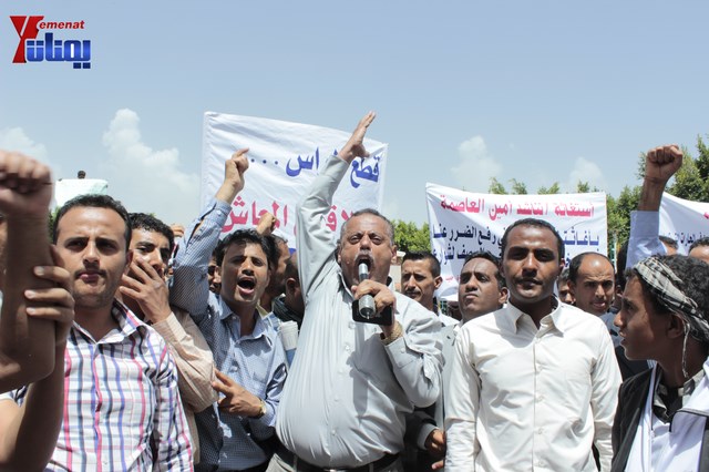 عمال وموظفي المسالخ يهددون باعتصام مفتوح أمام مبنى أمانة العاصمة إذا لم تنفذ مطالبهم إلى الغد 80