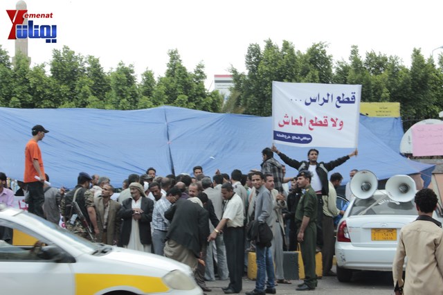 عمال وموظفي المسالخ يهددون باعتصام مفتوح أمام مبنى أمانة العاصمة إذا لم تنفذ مطالبهم إلى الغد 83