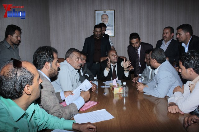 عمال وموظفي المسالخ يهددون باعتصام مفتوح أمام مبنى أمانة العاصمة إذا لم تنفذ مطالبهم إلى الغد 86