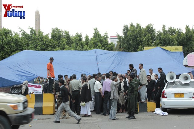 عمال وموظفي المسالخ يهددون باعتصام مفتوح أمام مبنى أمانة العاصمة إذا لم تنفذ مطالبهم إلى الغد 87