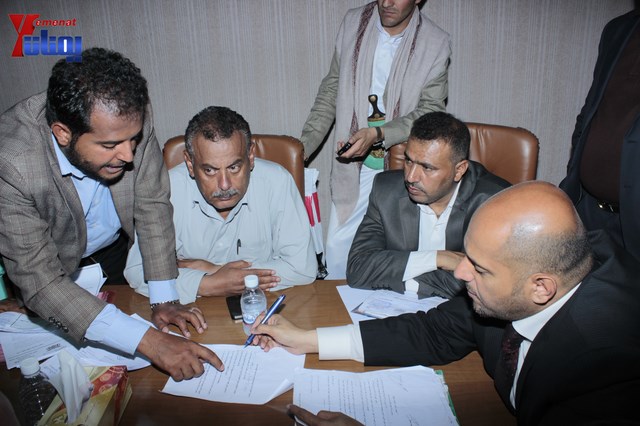 عمال وموظفي المسالخ يهددون باعتصام مفتوح أمام مبنى أمانة العاصمة إذا لم تنفذ مطالبهم إلى الغد 89