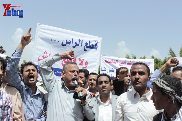 عمال وموظفي المسالخ يهددون باعتصام مفتوح أمام مبنى أمانة العاصمة إذا لم تنفذ مطالبهم إلى الغد 99