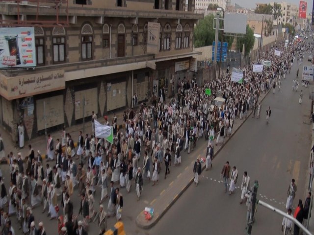 مسيرة حاشدة لشباب الثورة تؤكد على استمرارية الثورة والبقاء في الساحات وتطالب باسقاط حكومة المحاصصة 10