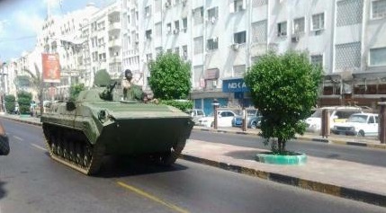 مواجهات عنيفة في محيط مطار عدن ومعسكر الصولبان "تفاصيل خاصة" 1 مواجهات عنيفة في محيط مطار عدن