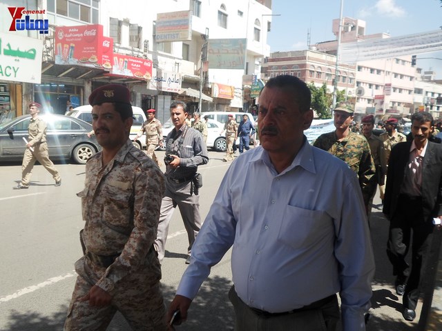 وقفة احتجاجية للجامعيين العسكريين والأمنيين أمام مكتب رئاسة الجمهورية احتجاجا على عدم ترقيتهم إلى رت 37