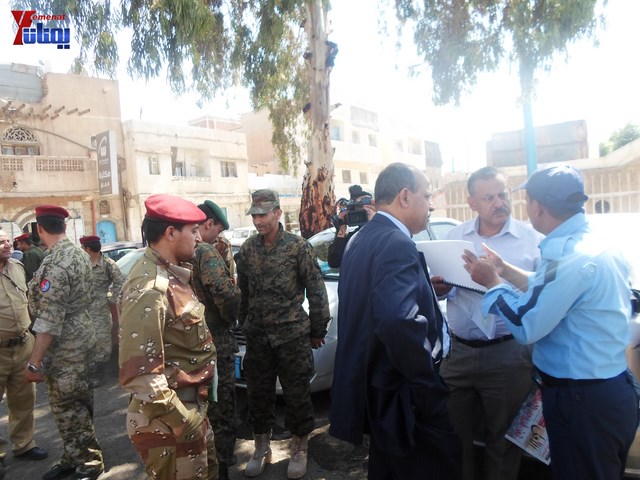 وقفة احتجاجية للجامعيين العسكريين والأمنيين أمام مكتب رئاسة الجمهورية احتجاجا على عدم ترقيتهم إلى رت 43