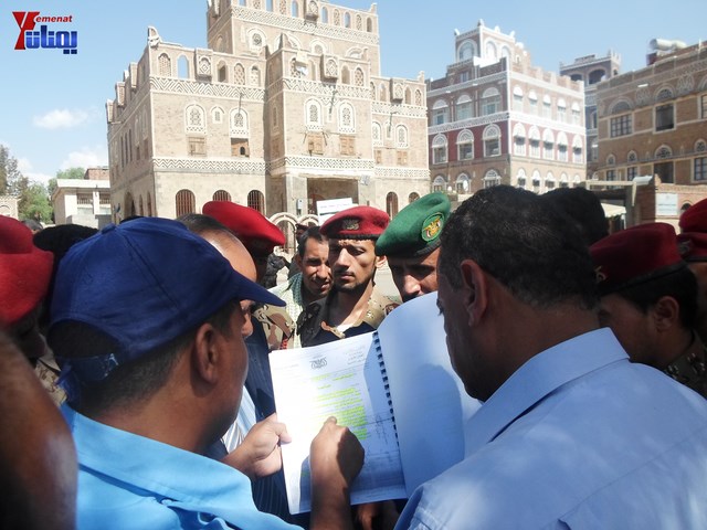 وقفة احتجاجية للجامعيين العسكريين والأمنيين أمام مكتب رئاسة الجمهورية احتجاجا على عدم ترقيتهم إلى رت 62