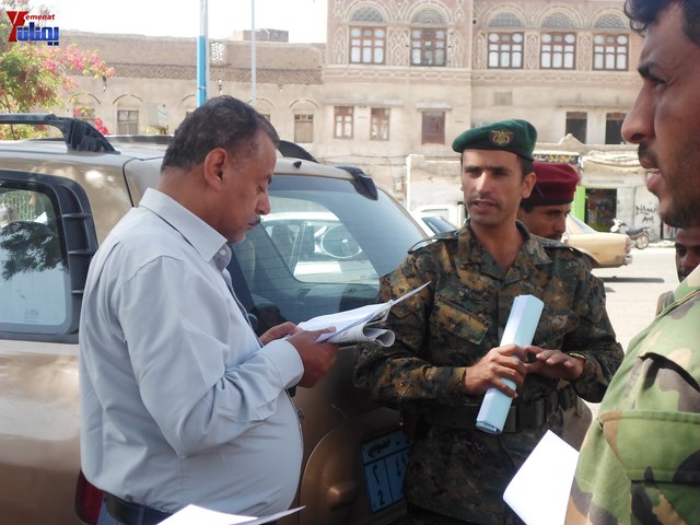 وقفة احتجاجية للجامعيين العسكريين والأمنيين أمام مكتب رئاسة الجمهورية احتجاجا على عدم ترقيتهم إلى رتبة ضابط 104