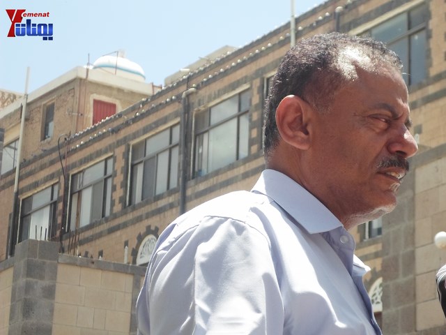 وقفة احتجاجية للجامعيين العسكريين والأمنيين أمام مكتب رئاسة الجمهورية احتجاجا على عدم ترقيتهم إلى رتبة ضابط 159