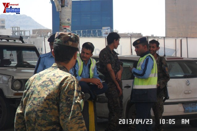 وقفة احتجاجية للجامعيين العسكريين والأمنيين أمام مكتب رئاسة الجمهورية احتجاجا على عدم ترقيتهم إلى رتبة ضابط 164