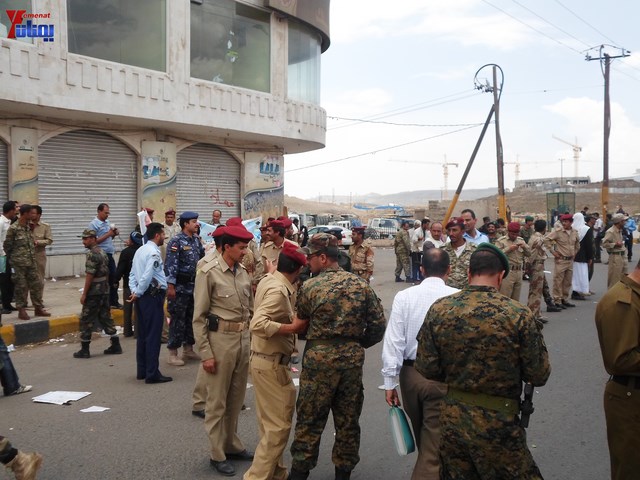 وقفة احتجاجية للجامعيين العسكريين والأمنيين أمام مكتب رئاسة الجمهورية احتجاجا على عدم ترقيتهم إلى رتبة ضابط 59