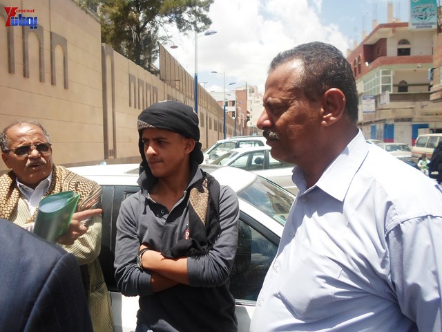 وقفة احتجاجية للجامعيين العسكريين والأمنيين أمام مكتب رئاسة الجمهورية احتجاجا على عدم ترقيتهم إلى رتبة ضابط 77