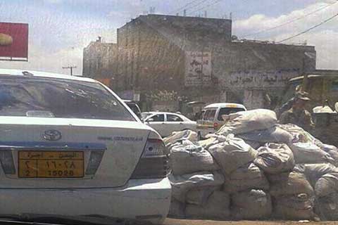 الأحمر يشكل غرفة عمليات حربية لمواجهة الحوثي