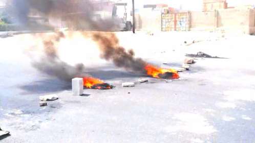 محتجون يقطعون عددا من شوارع مدينة المكلا بحضرموت