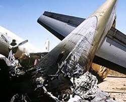 تحطم طائرة حربية تدريبية أثناء هبوطها في مطار حربي بتعز و مقتل قائدها