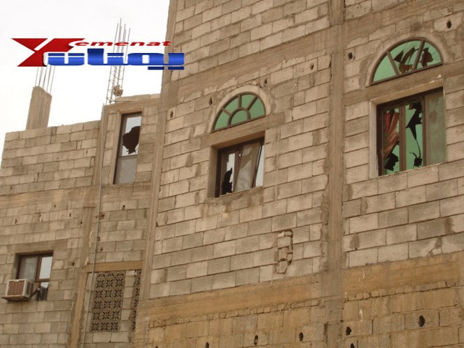 عصابة تتبع نافذ تعتدي على حرمة منزل في باجل بالحديدة وتروع ساكنيه