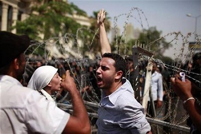 مصرع 3 بينهم جندي في مواجهات شهدتها العاصمة المصرية بذكرى فض الاعتصام