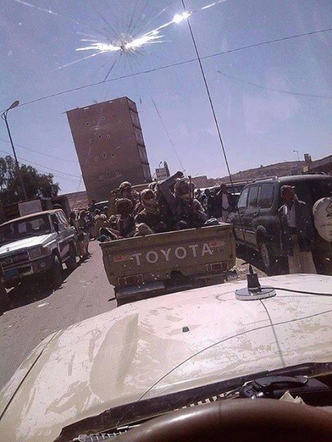 الحوثيون يدخلون مدينة خمر