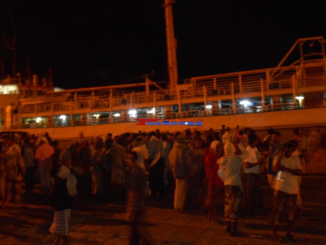 وصول 135 صيادا يمنيا من السجون الاريتيرية إلى ميناء المخا