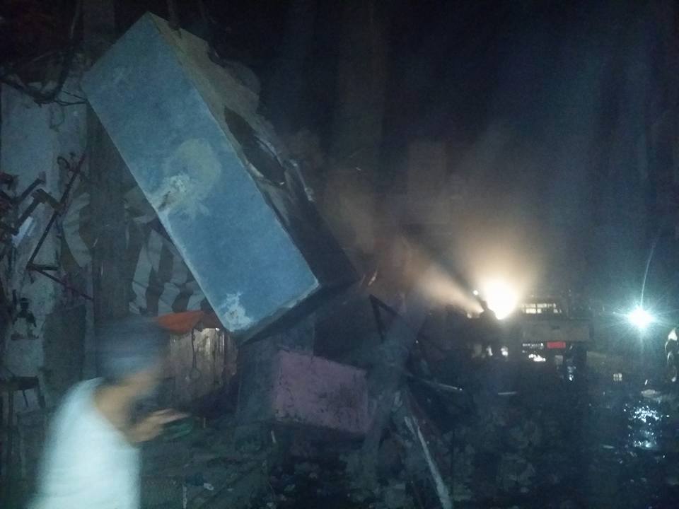 تعز ضحايا تحت أنقاض منازل قصفها الطيران السعودي