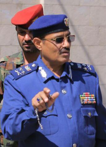 الفريق السامعي يدعو للاسراع بإعادة فتح طريق رئيسي تربط بين محافظتي عدن وتعز 1 444421