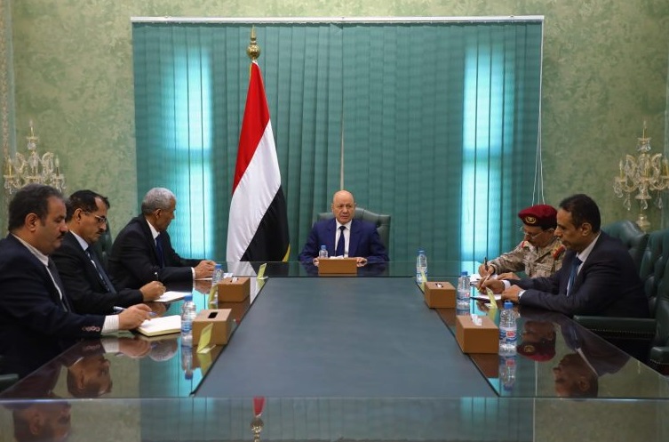 صحفي يكشف عن صرف ملايين الدولارات لمسؤولين في الخارج تحت بند "الإعاشة الشهرية" 1 10 2024 010070