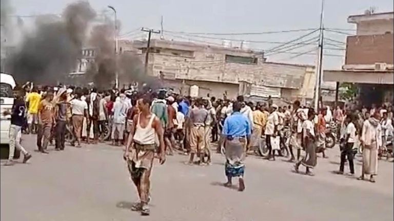 196 184952 khaled hola the cry ahungry yemeni tells tragedy 2