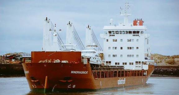 أسبيدس تعلن مصير طاقم سفينة تعرضت لهجوم في خليج عدن 1 7008