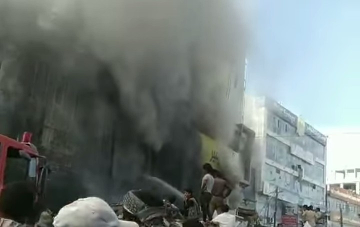 تعز.. خسائر فادحة يتسبب بها حريق الحوبان 1 807