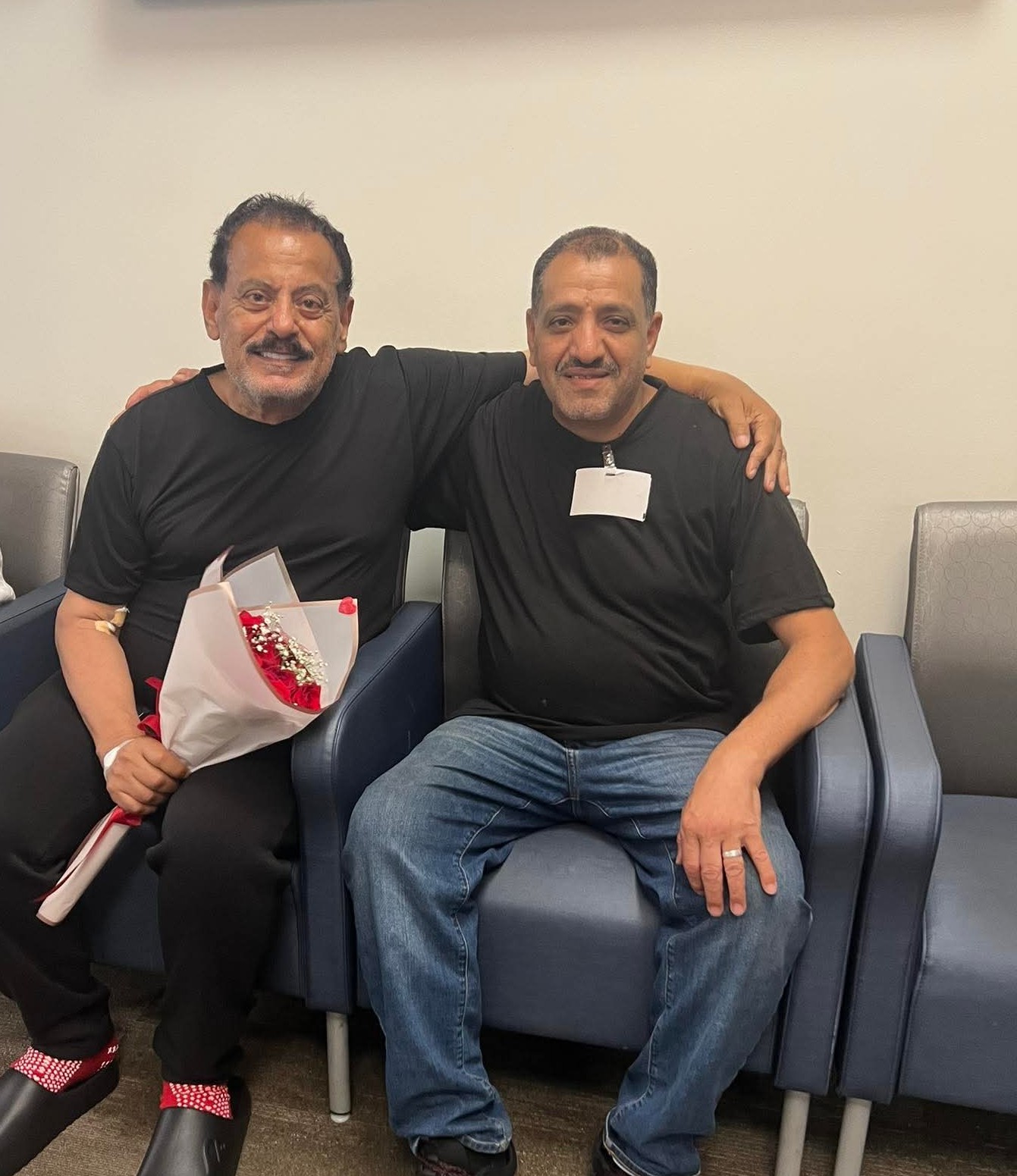 النائب حاشد يغادر المستشفى في نيويورك 1 FB IMG 1756839627795 1