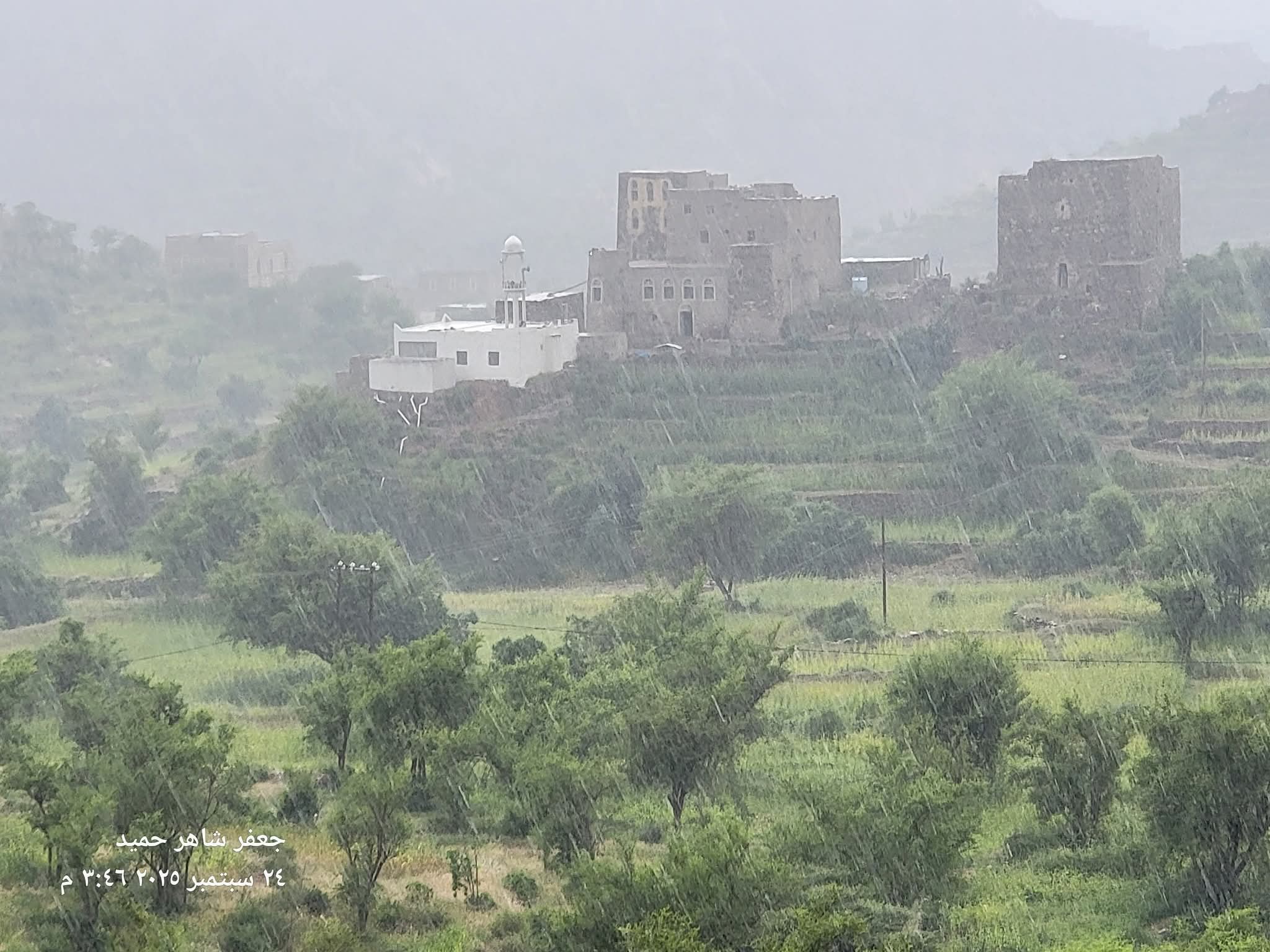 خبير في الطقس يتوقع تحسن في درجات الحرارة وهطول أمطار غزيرة ويحذر من سيول في ثلاث محافظات 1 FB IMG 1758725998441