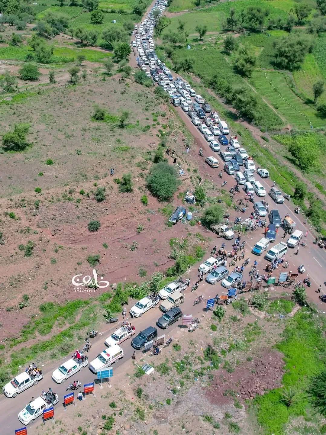 تعز .. تشييع الشهيدة المشهري في موكب مهيب وأسرتها تعلن العودة إلى خيمة الاعتصام 1 FB IMG 1759228367230