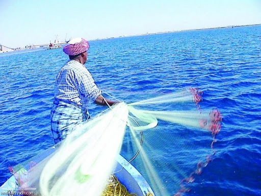 مقتل ثلاثة صيادين بانفجار قبالة جزيرة كمران 1 30
