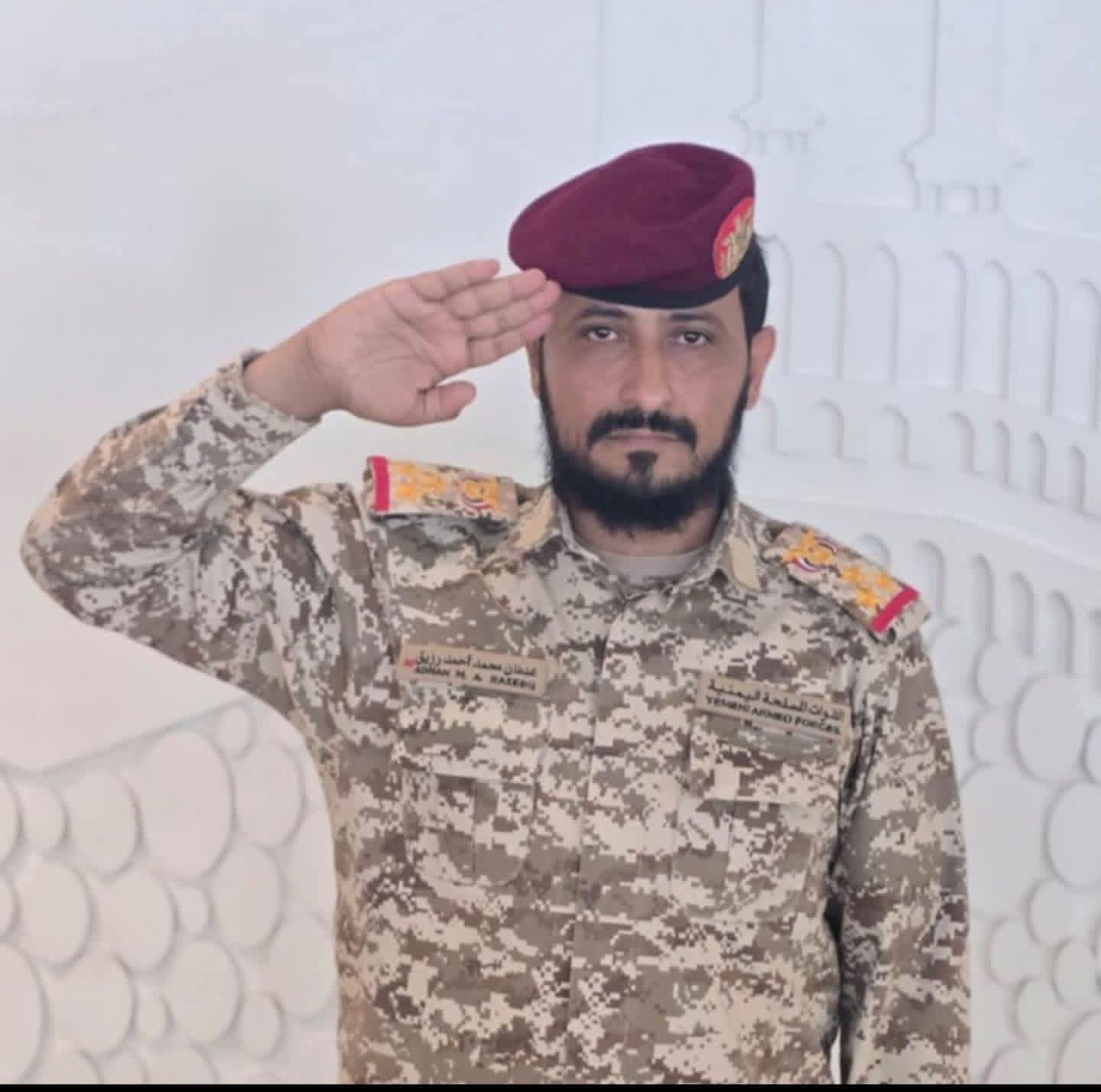 تعز.. سقوط ضحايا جراء استهداف موكب قائد عسكري 1 FB IMG 1761132027196