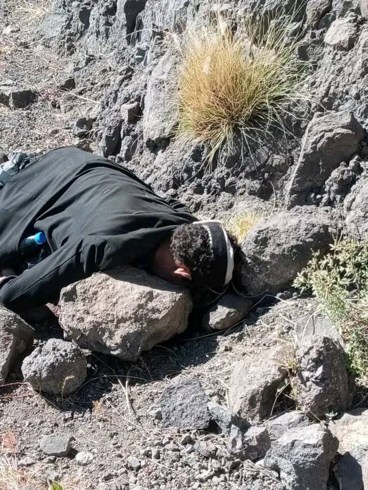 ثالث يوم قتل في إب.. العثور على جثة شاب في منطقة جبلية شرق المدينة 1 FB IMG 1763462213406