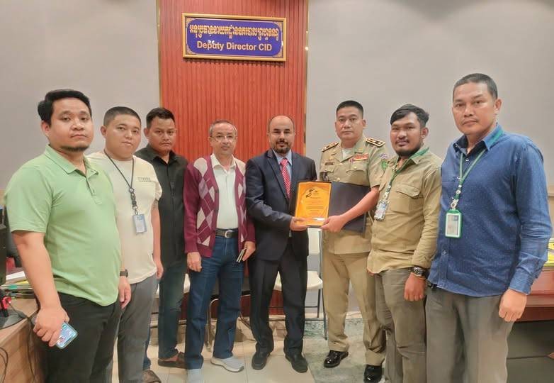 تحرير يمنيين احتجزتهم عصابة في كمبوديا 1 site 20251118174954 3923ee1d