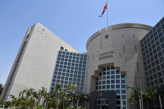 الإمارات ترد على البيان السعودي وتوضح ملابسات شحنة الأسلحة المستهدفة في ميناء المكلا 1 40