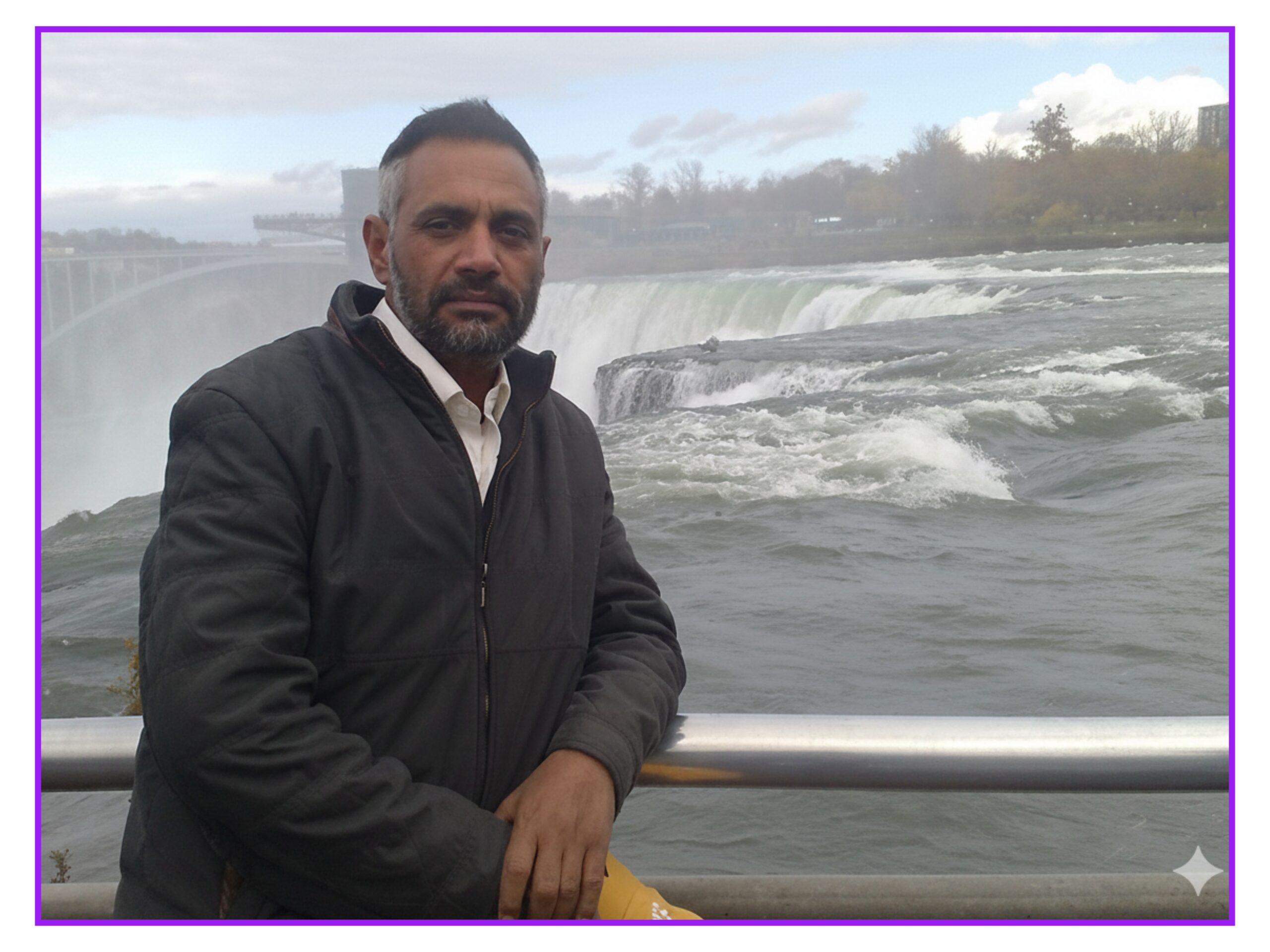 المقالح: الحديث عن أخطاء الماضي يشغل الناس عن قضاياهم الملحة 1 902 1 scaled