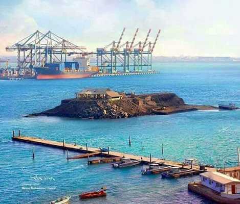 مصدر في ميناء عدن يكشف حقيقة توقف الحركة الملاحية في الميناء 1 902