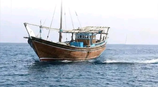 مسلحون يختطفون مركب خشبي في سواحل شبوة والشرطة توضح حول الحادثة 1 1767704427645 1