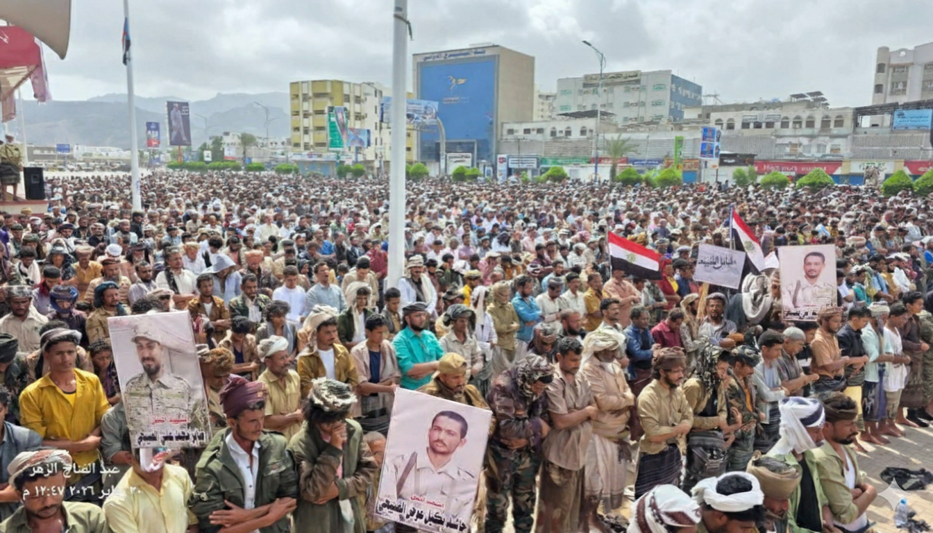 عدن.. تظاهرة حاشدة لقبائل الصبيحة تطالب بتحقيق شفاف في استهداف موكب العميد حمدي شكري 1 1769774644550