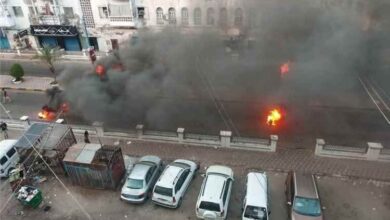 عدن.. احتجاجات شعبية تشل حركة المواصلات بين المديريات 11 FB IMG 1781077437482