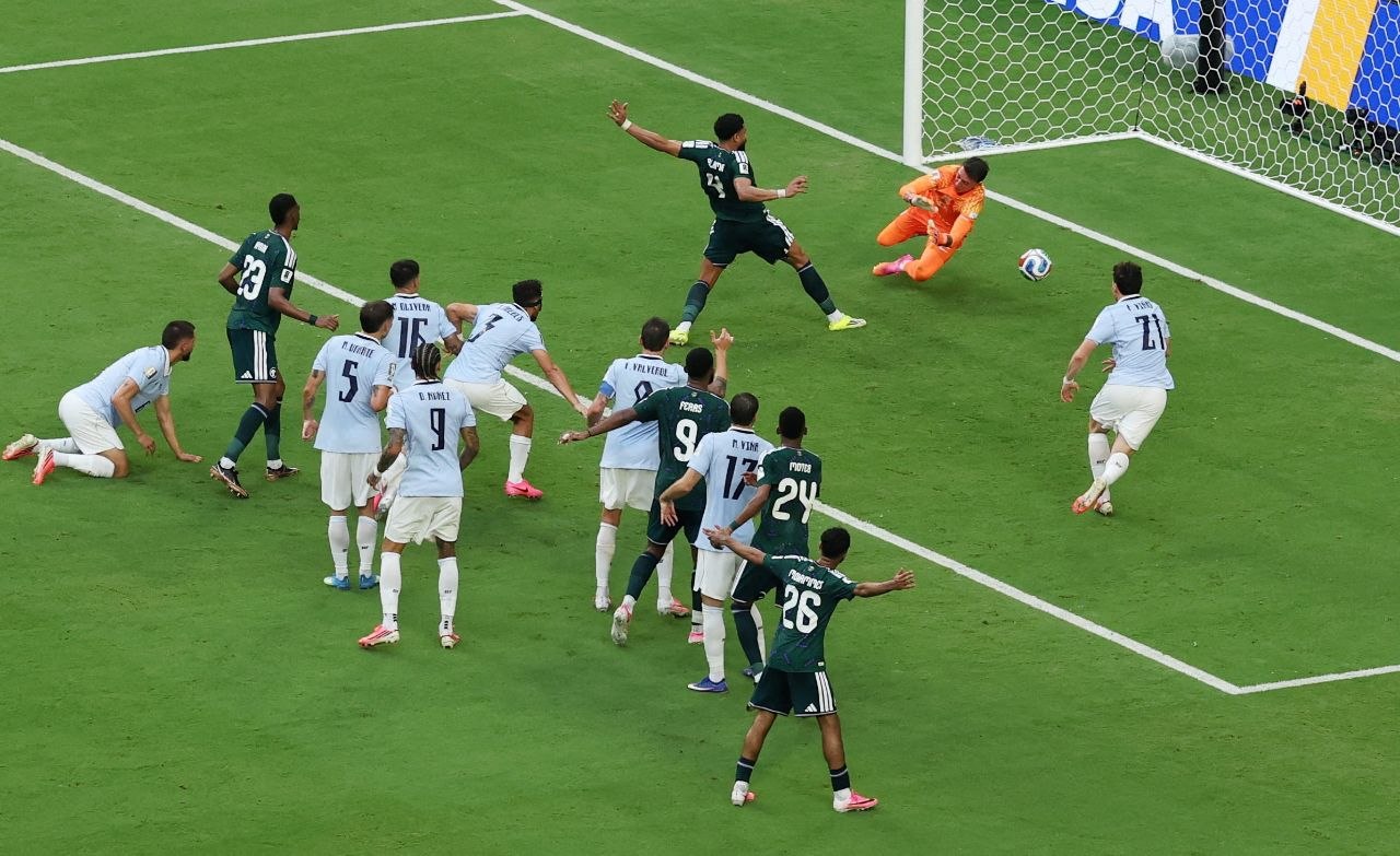 كأس العالم.. أوروغواي تتعادل مع السعودية في مباراة مثيرة 1 IMG 20260616 031354 039