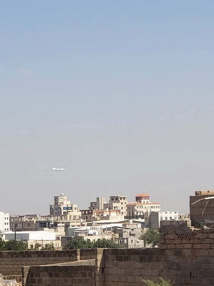 هبوط طائرة في مطار صنعاء الدولي والعقيلي يعلن نفاد الصبر 1 FB IMG 1783940612169