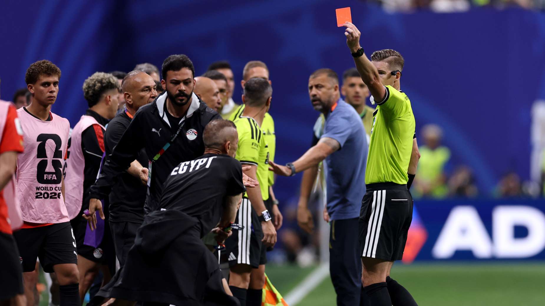بعد الاحتجاج المصري.. أول قرار من فيفا تجاه حكم لقاء الأرجنتين 1 GettyImages 2285092980.jpg