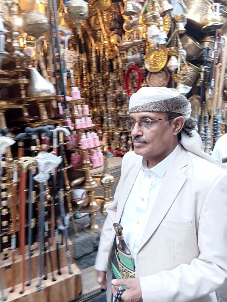 الفريق السامعي يزور عدداً من أسواق صنعاء القديمة للاطلاع على أوضاع المواطنين 6 IMG 20260704 234326 197