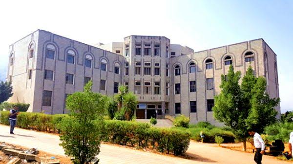 تراجع حاد في الإقبال على كلية التربية بجامعة تعز 1 660