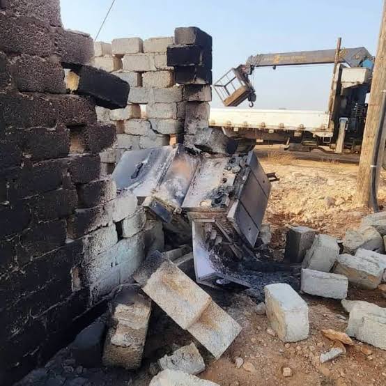 بعد يوم من عمل تخريبي في مأرب.. كهرباء المهرة تخرج عن الخدمة بسبب استهداف خطوط نقل الطاقة 1 88888