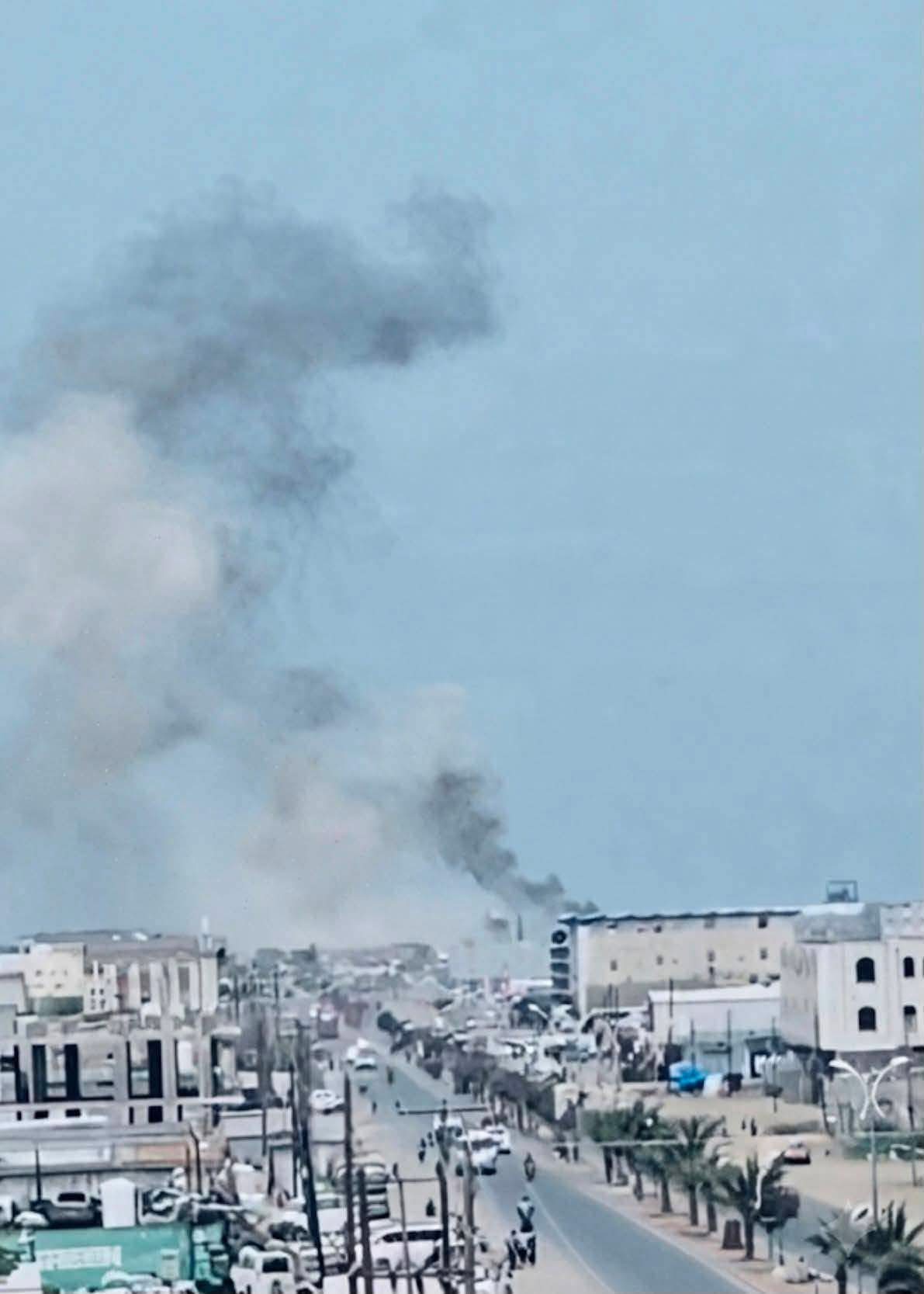 وزارة النقل بعدن: استهداف ميناء المخا يهدد الملاحة الدولية ويُعرض المنشآت المدنية للخطر 1 FB IMG 1786268195400